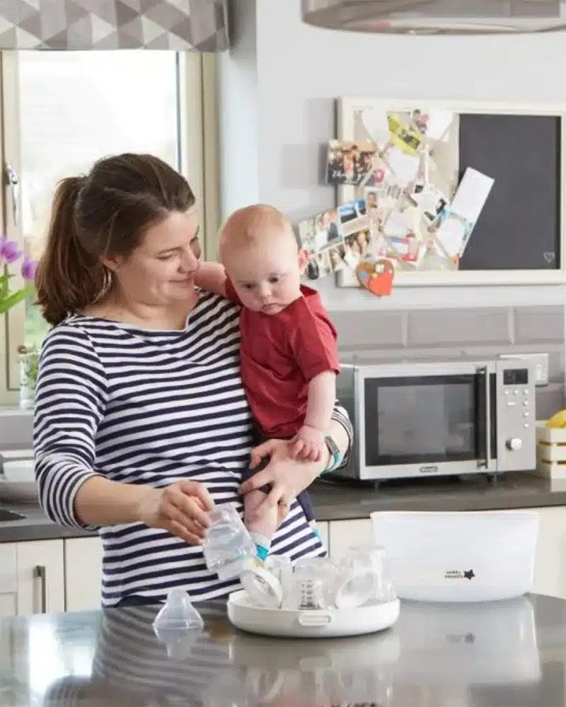 Stérilisateur micro-ondes à micro-vapeur Tommee Tippee